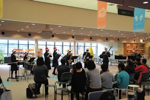 中谷真弓の両面エプロンシアター◆「ブレーメンのおんがくたい」＆「すききらいしないよ」食育◆送料無料 エプロンシアター ブレーメンの音楽隊 中谷真弓 - メルカリ