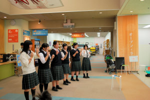 三田西陵高校子どもみらい類型生徒による 絵本の読み聞かせ 手遊び 兵庫県立 人と自然の博物館 ひとはく